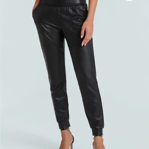 Commando faux leather jogger with side pockets. Relaxed cut chic joggers